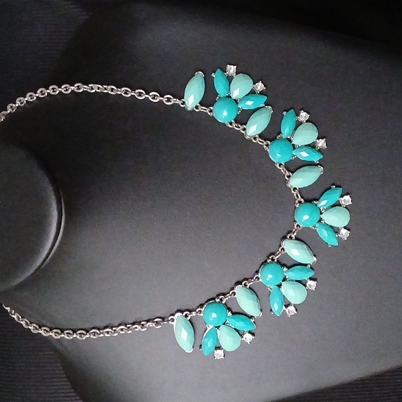 Fashion Jewelry Jewelry - Vintage Fashion Elegant Silver and Turquoise Necklace